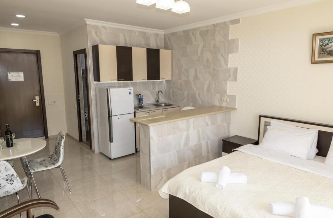 Apartment Orbi Lux Batumi Exteriör bild
